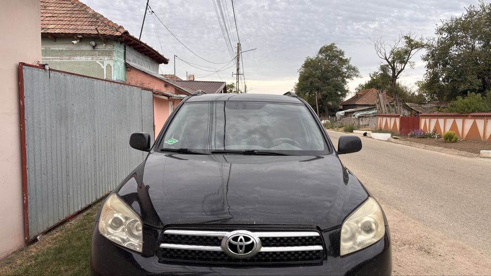 Vând Toyota [Model] din anul 2008, echipată cu instalație GPL omologată RAR, o mașină recunoscută pentru fiabilitatea sa legendară .