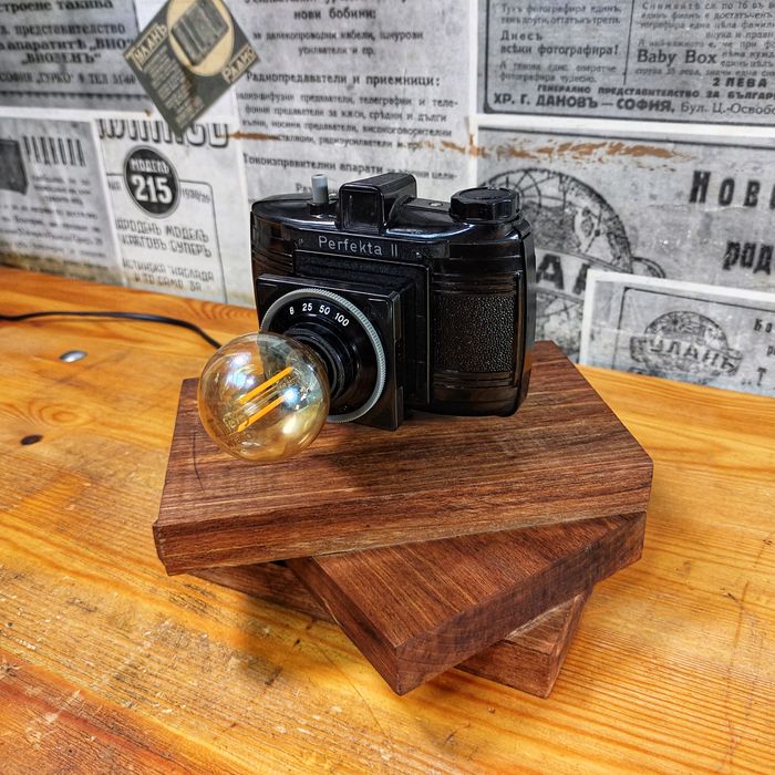 Уникални лампи от ретро фотоапарати – ръчна изработка.