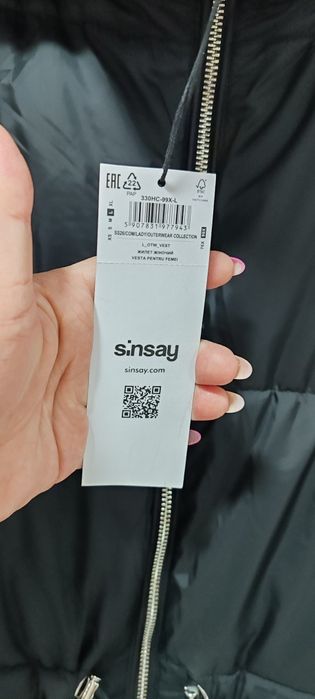 Vestă puffer matlasată cu glugă mărimea L