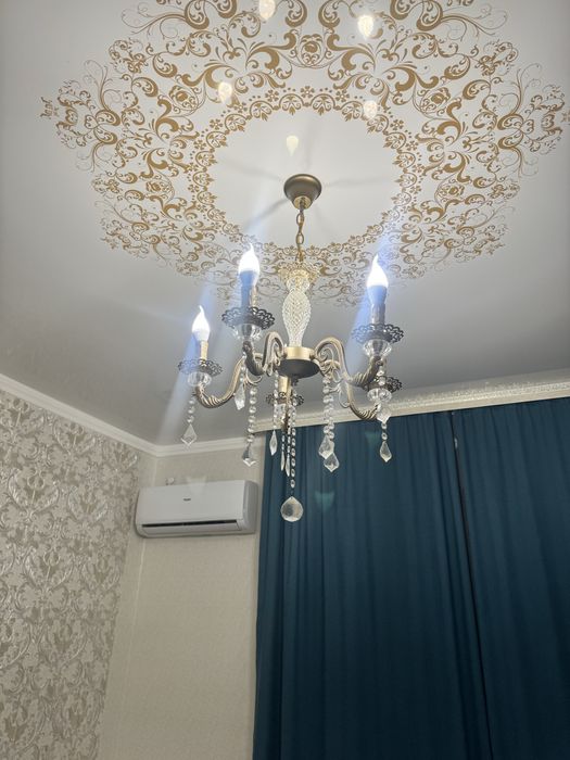 Продам люстру 8000