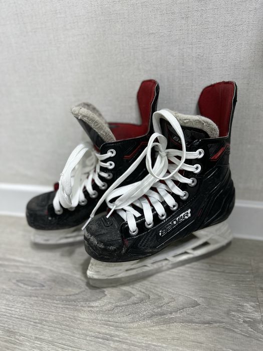 Продам коньки bauer