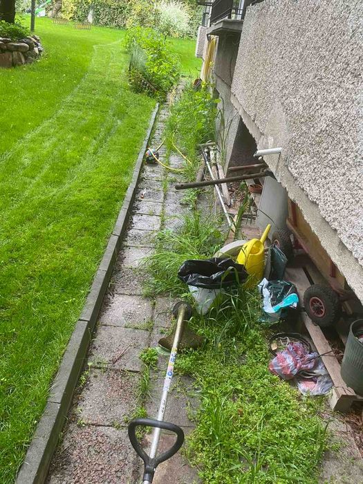 Косене на трева почистване на запустели терени и дворове