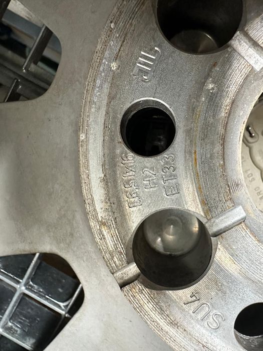 Vând roti complet pe 16 audi