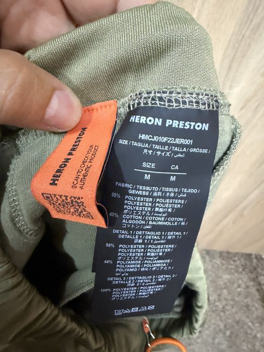 Vand pantaloni Heron Preston.