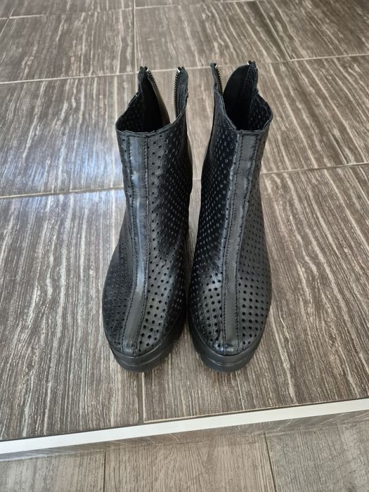 Дамски боти на платформа