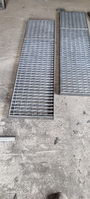 Grilaje galvanizate  pe comanda pentru spălători