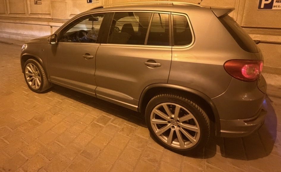 Volkswagen Tiguan R-Line 2.0 TDI 140 CP DSG • Full Option • 2010