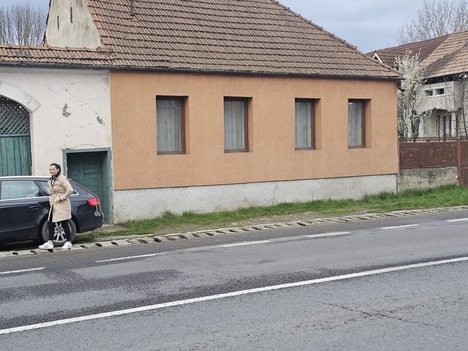 Vând casă cu 3 camere,comuna Vistea De Jos