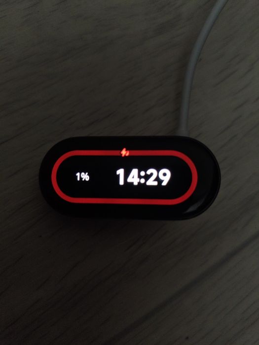 Mi band 9 в хорошем состоянии цена предложная