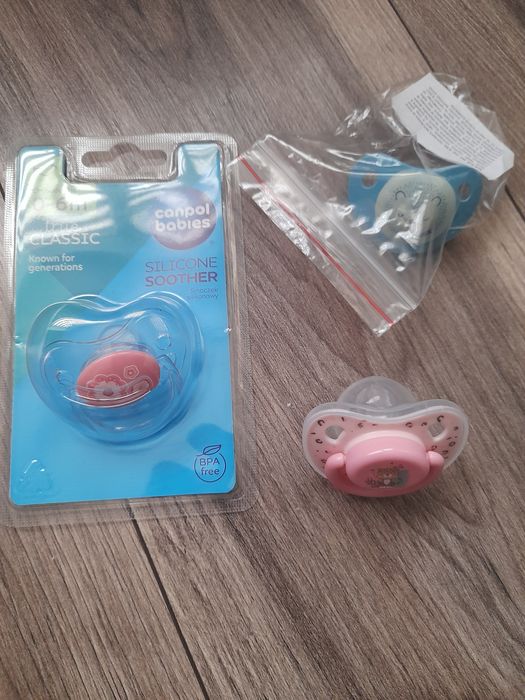 4бр. Шишета Philips avent и Поставка за чаша