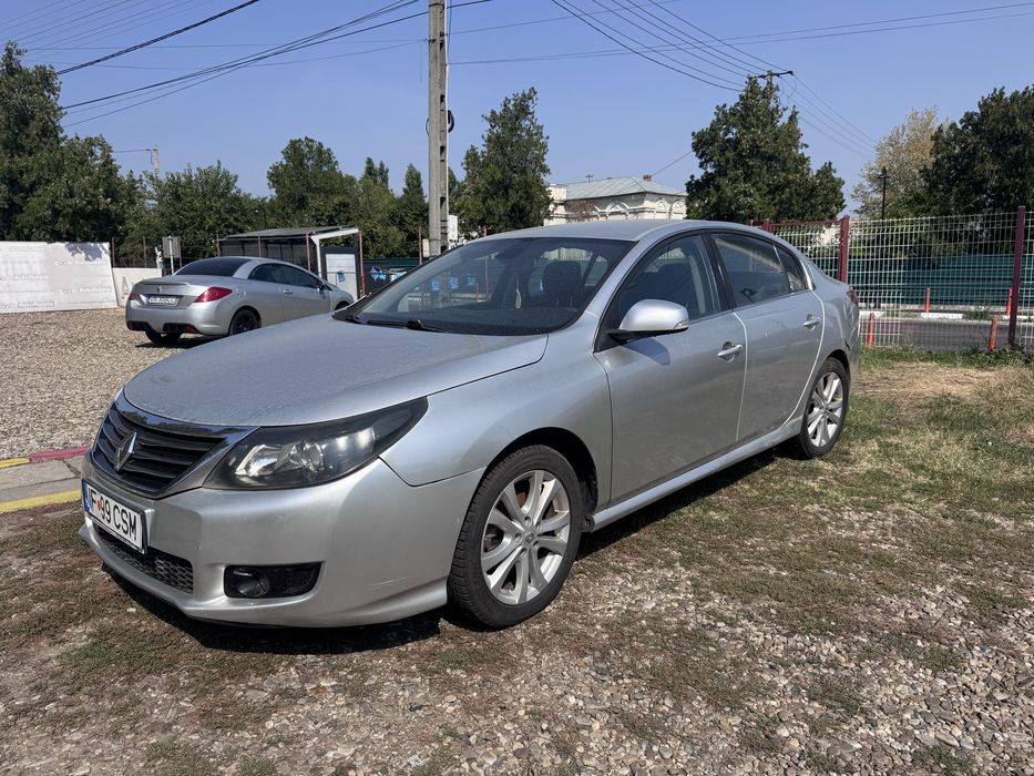 Renault Latitude 2.0 dci 150 Euro 5 avariat an 2011