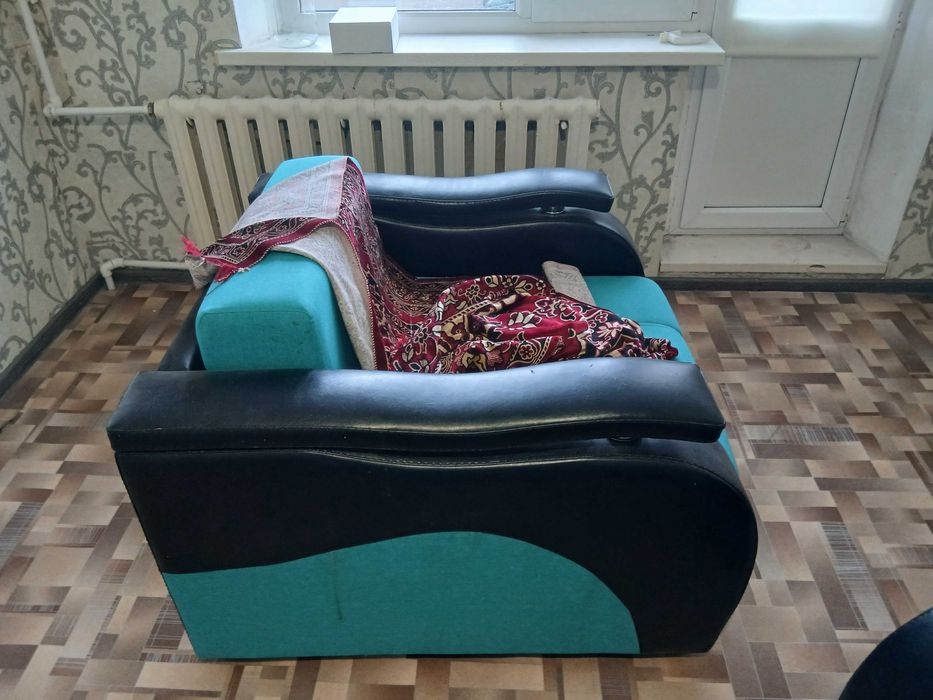 Диван и кресло для гостиной