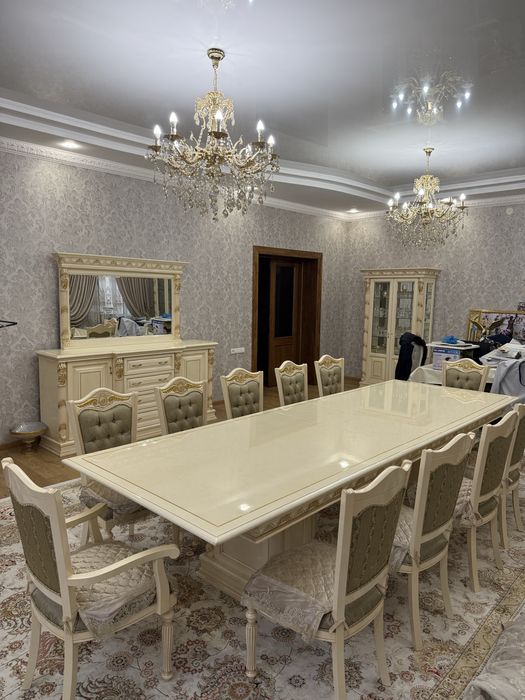 Продаются стол, стулья