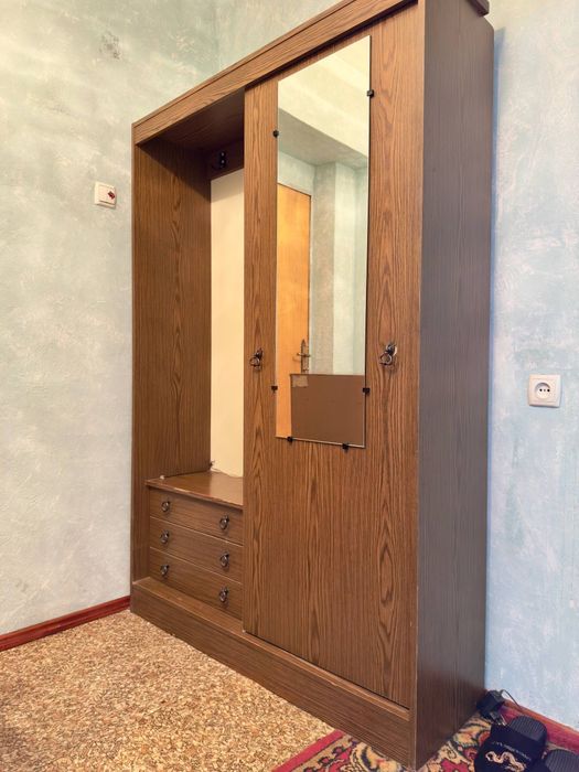 Вешалка шкаф для одежды