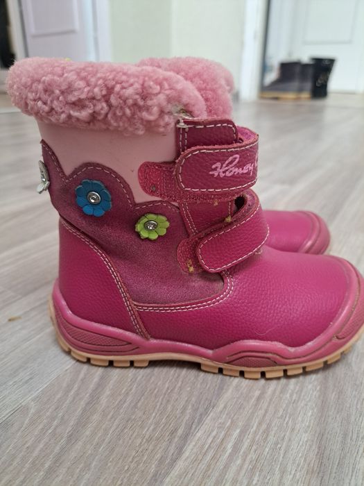 Продам обувь для девочки