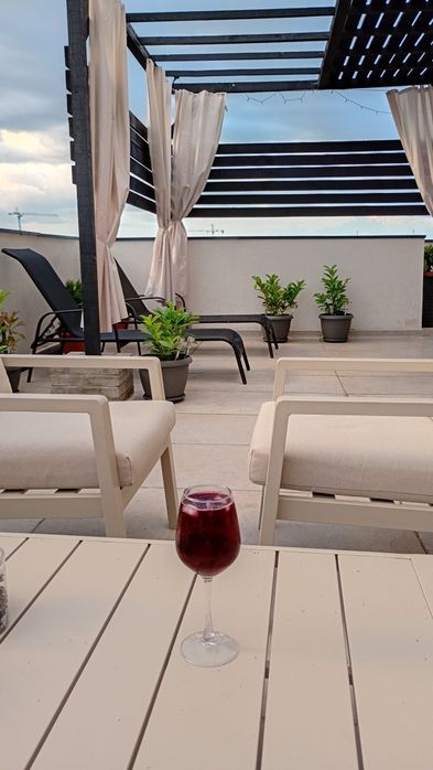 Apartament 3 camere cu terasa  mare Apărătorii Patriei  Drumul Binelui sector 4