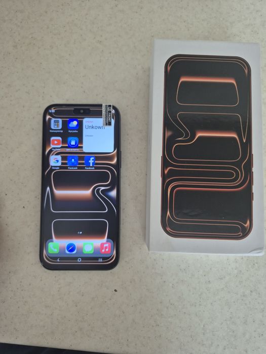 продам новый 17 про макс