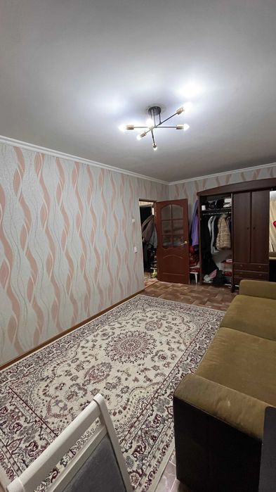 Продам 1 к кв  11мкр  на против Церковь