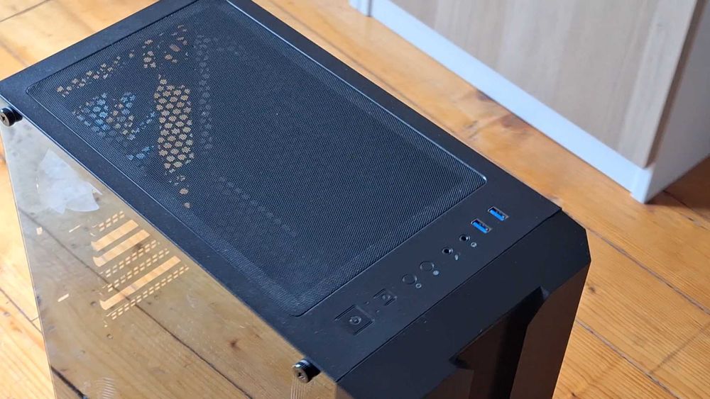 Carcasa CHIEFTEC GS-01B-OP+sursa Seasonic GM-650 (garantie inca 4 ani)