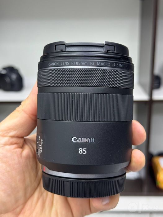 Canon R6 mark 2 +RF 85mm f2 macro is stm