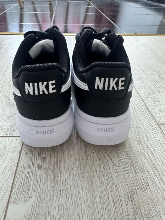 Adidași Nike damă