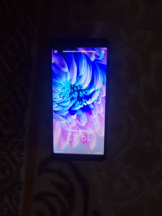 Telefon sotiladi 300 ming kelishamiz