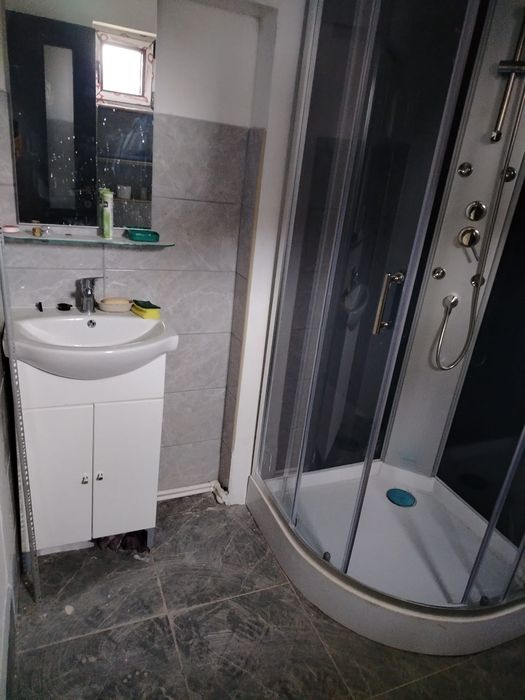 Vând casa în Simeria