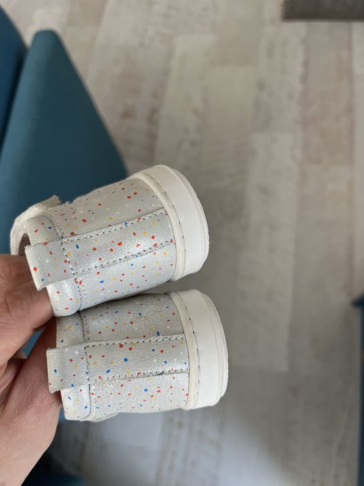 Обувки за момиченце 24 номер