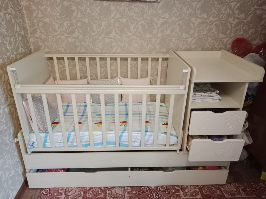 Продам срочно манеж для ребенка