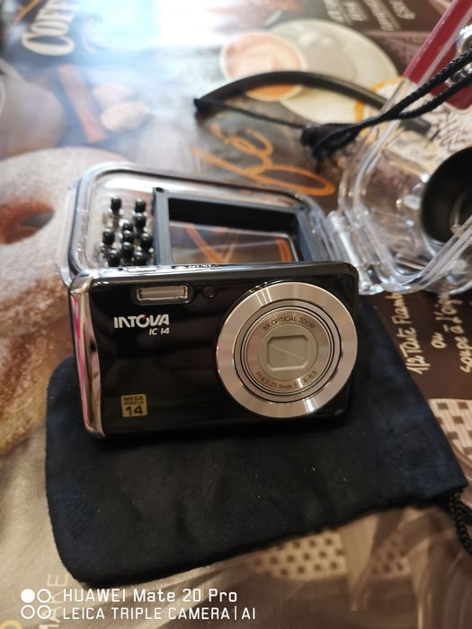 Фотоапарат с бокс за под вода INTOVA IC 14
