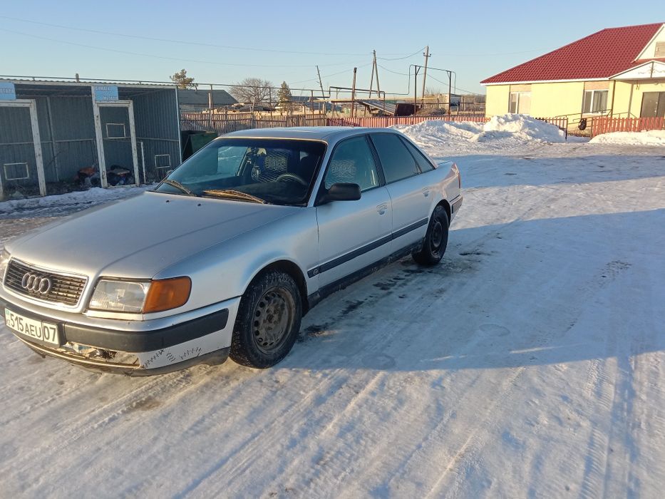 Ауди 100с 4. 2х литровый