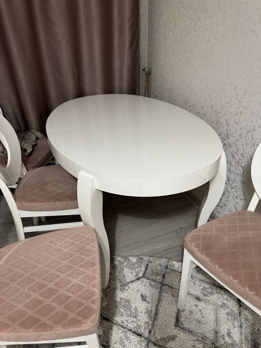 Продам стол и стулья