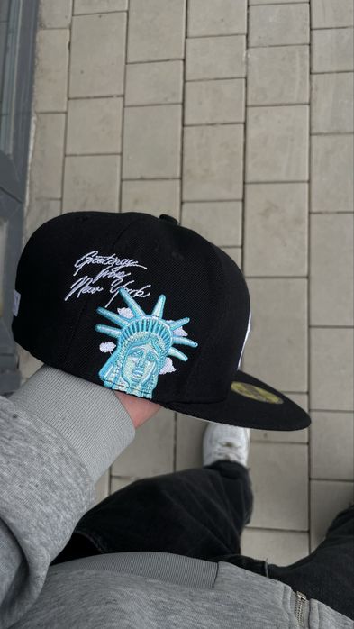 Продам кепку NEW ERA  новая!