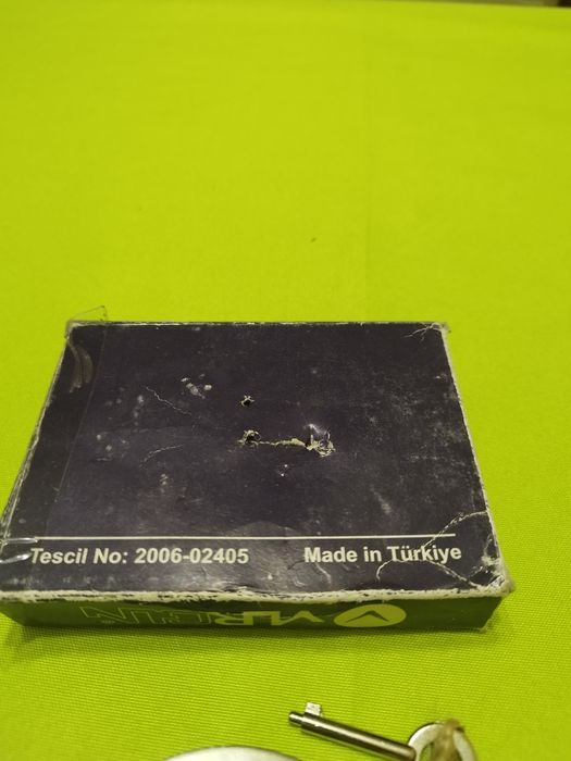 Продавам белезници