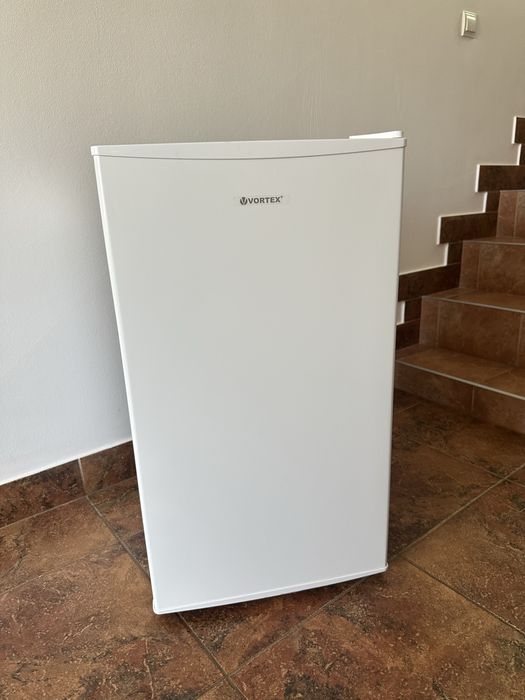 Frigider Vortex, Capacitate 80 L, Inaltime 85 cm, Clasa E, Decongelare automată