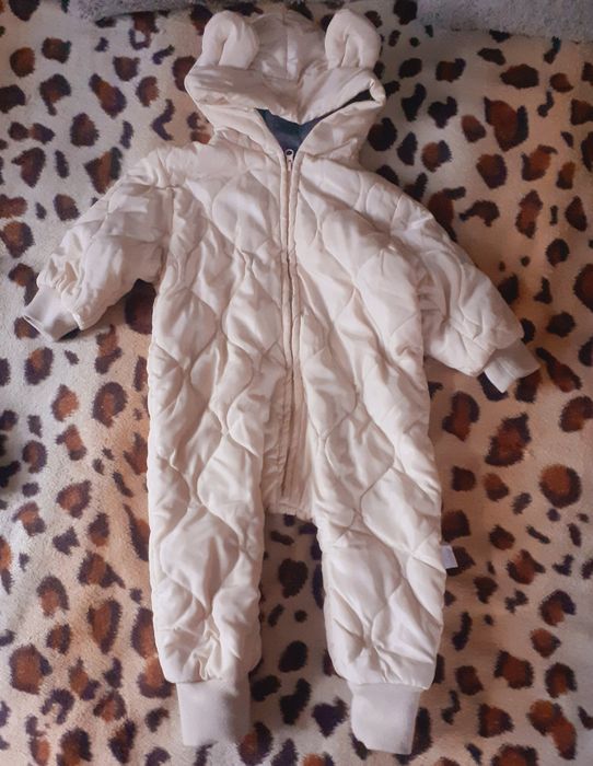 Продам комбинезоны зимние.