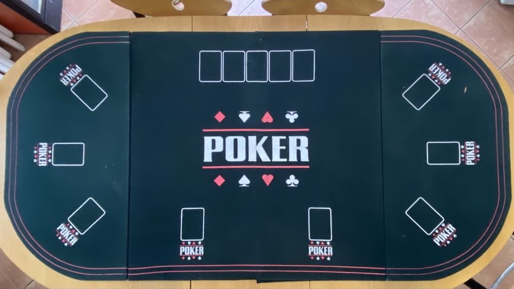 Игральный покерный стол