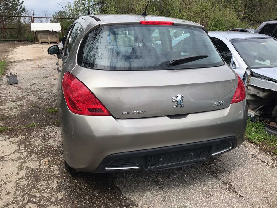 Peugeot 308 1.4i 90к.с хечбек 2010г. на части