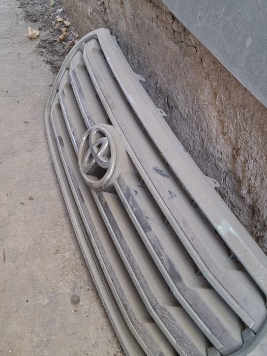 Решетка на крузак 200