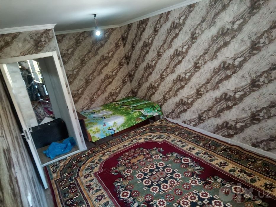 Аренда своя Чирчик, 3мкр, 1 комнатная с балконом без маклеро, 30в