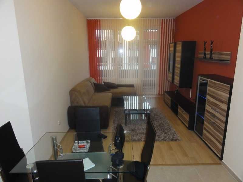 Дава се под наем Двустаен апартамент в София, Хиподрума - 74 кв.м за 714 € - Снимка #3