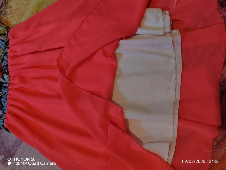 Нови рокли.   ..