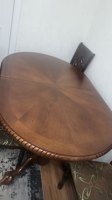 Продам стол со стульями.