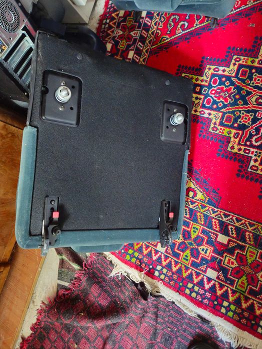 Седалки сгъваеми за Пежо 307