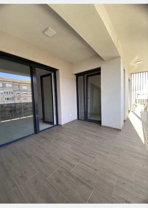 Apartament 3 camere,2 băi în Bloc NOU !!