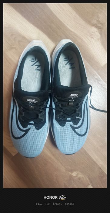 NIKE ZOOM FLY 5 маратонки оригинални 

Размер:45.5
Стелка:29.5 см