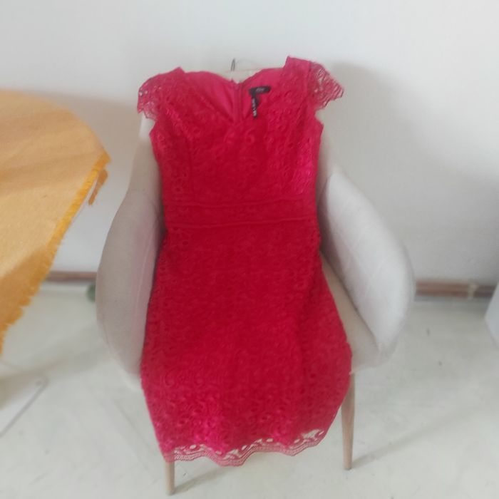 Vind rochie din dantela , marimea M