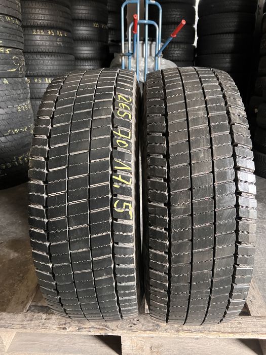 2 anvelope camion 265/70/17.5 , Continental , 15 mm !