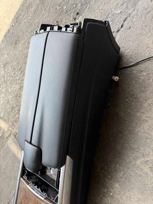 w212 Подлакътник Mercedes E Фейстлифт