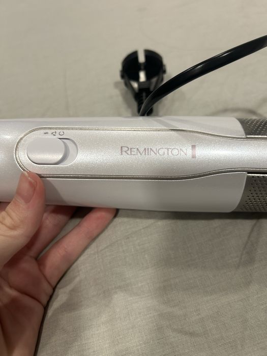 Продавам четка сешоар Remington.